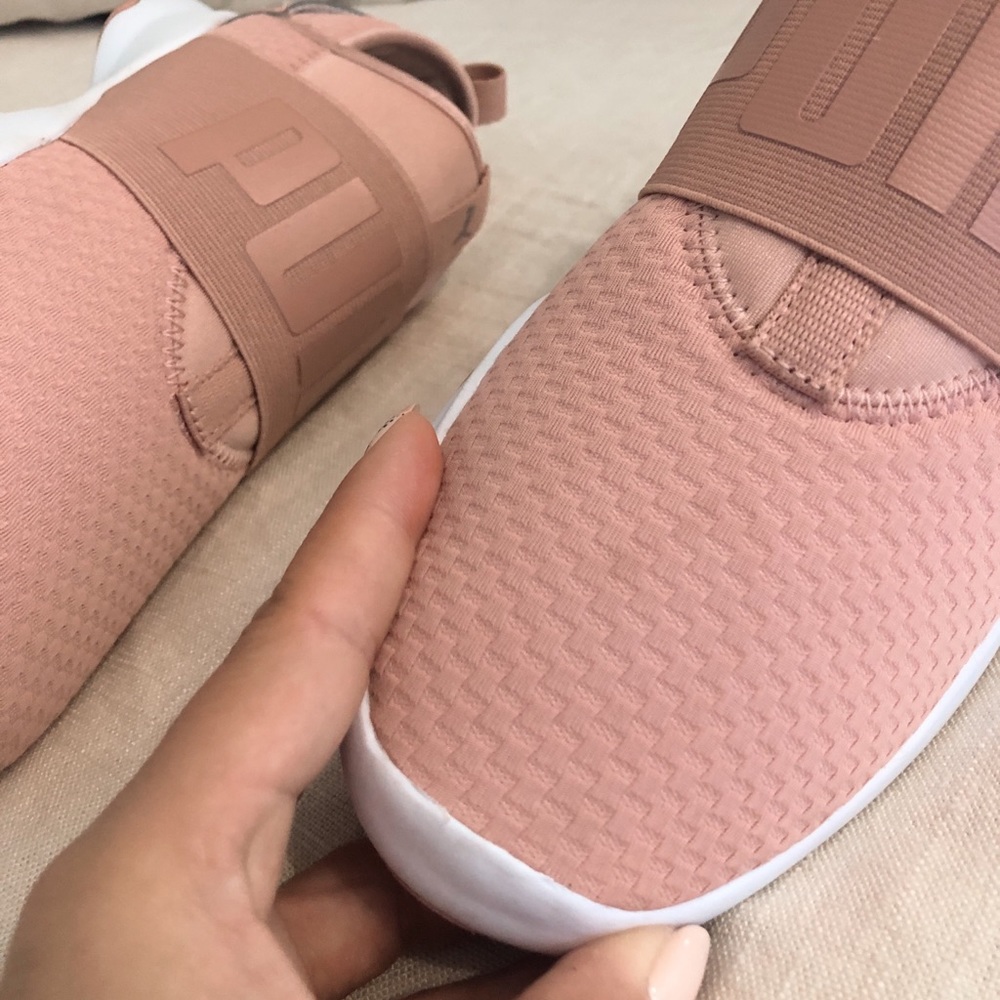 Puma Sneakers - Picture 4 of 6